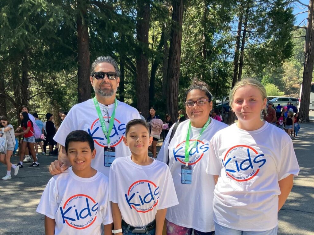 Porterville First Assembly of God kids and leaders at SoCal summer camp